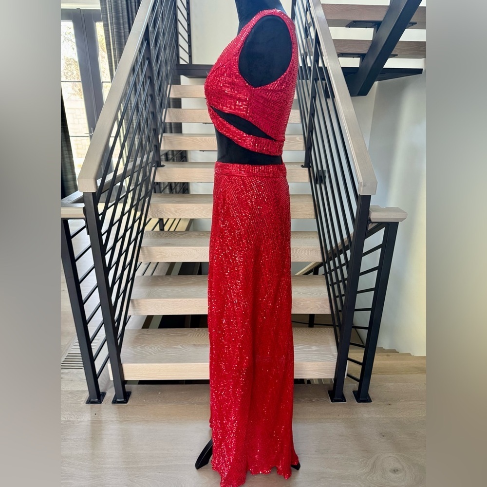 New Abyss by Abby Dazzling Red Backless Evening Gown size XS - Picture 11 of 12